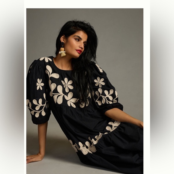 ANTHROPOLOGIE NWT EMBROIDERED PUFF SLEEVE DRESS 🔥 - Picture 2 of 4